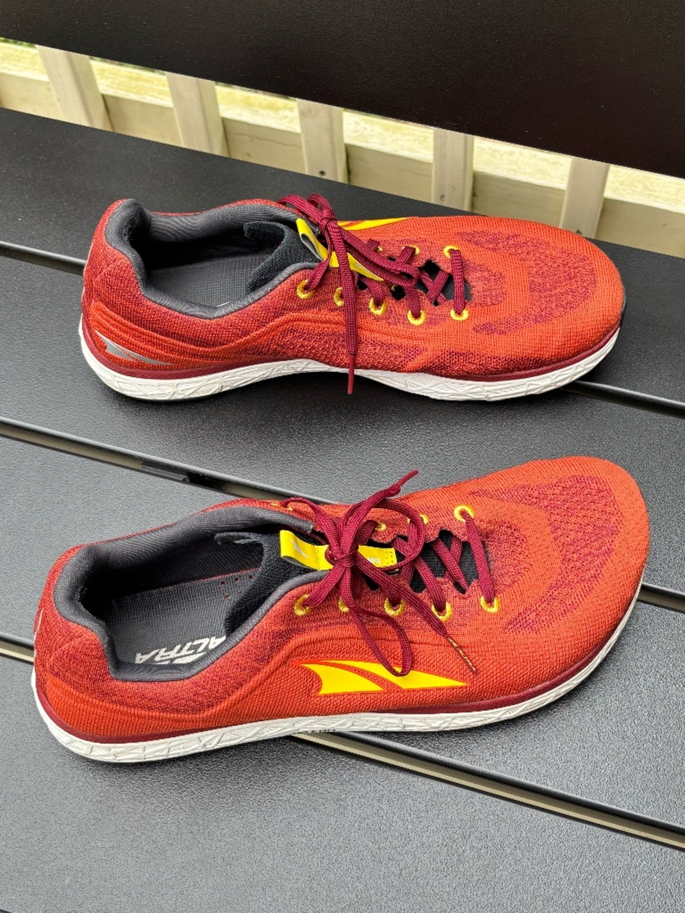 Altra Escalante 2.5 Mens Shoes, Size 13 in dark red.